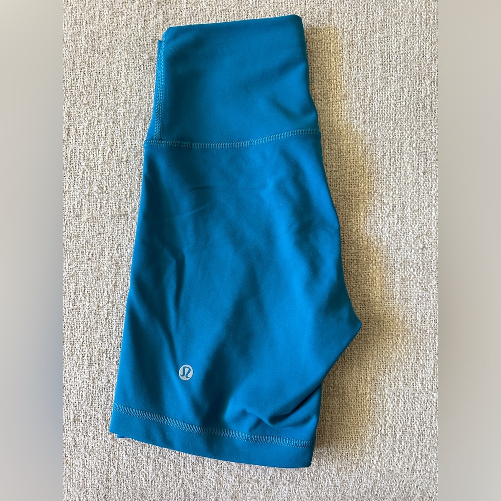 Lululemon Wunder Train Biker Shorts
Size 4
NWOT 
Color no longer sold!